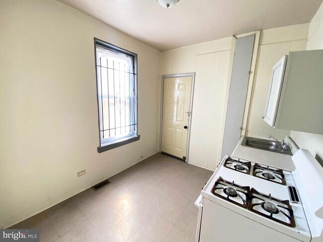 Building Photo - 2848 N Lee St