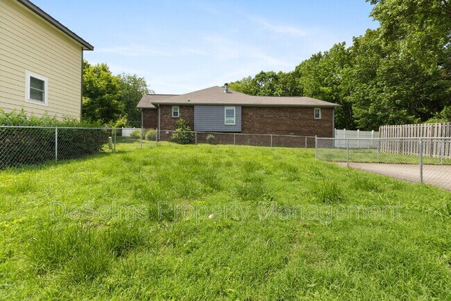 Building Photo - 3204 Blackwood Dr