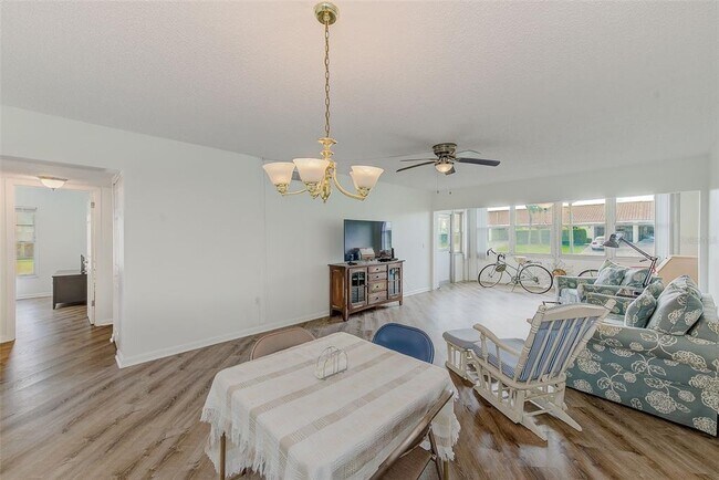 Building Photo - 10215 Regal Dr