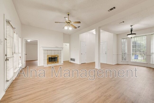 Building Photo - 1304 Riverview Ln