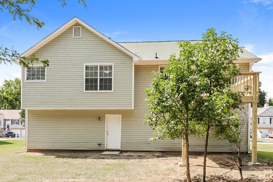Building Photo - 706 Rosewood Cir