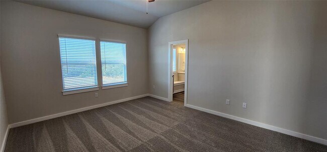 Building Photo - 2220 Delano Dr