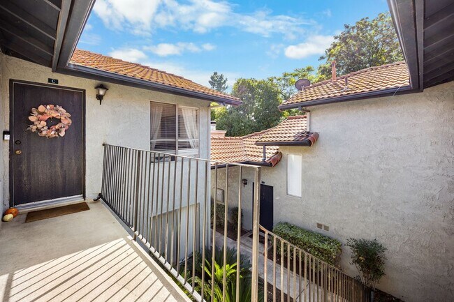Building Photo - 1336 Brentwood Cir