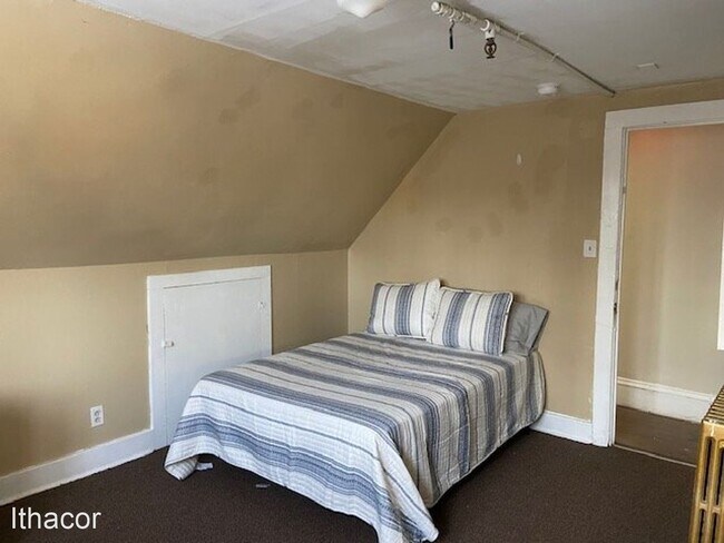 Building Photo - 10 br, 3 bath House - 21 W. Court St