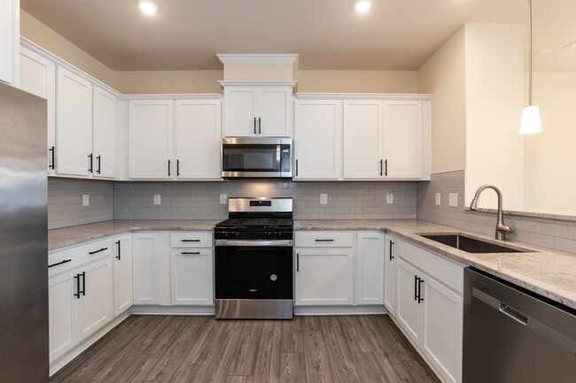 Building Photo - Three Bedroom Home