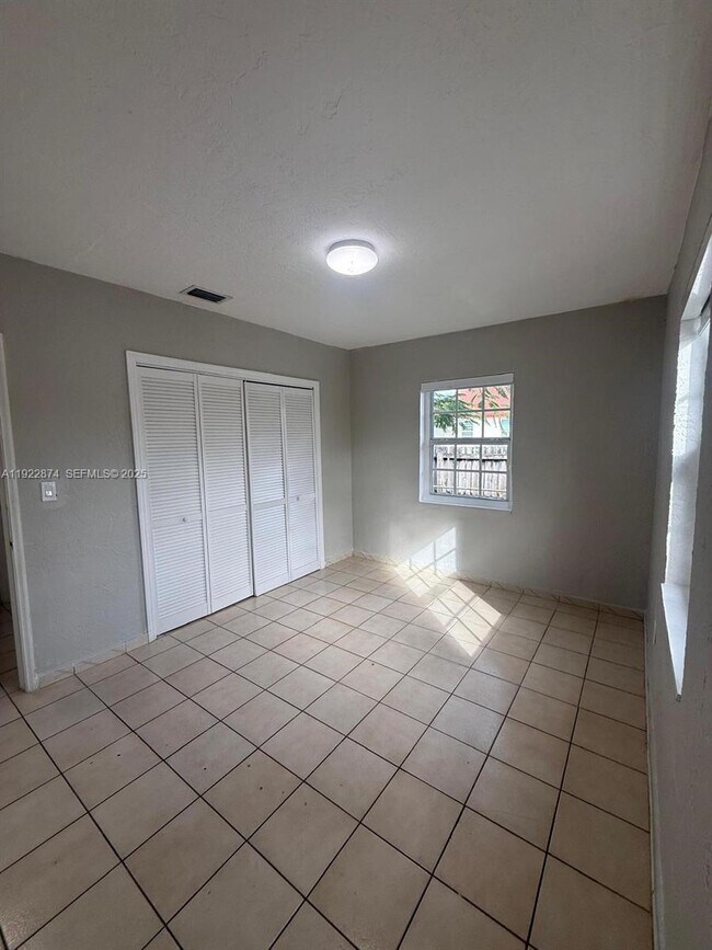 Building Photo - 3281 NW 14th Terrace