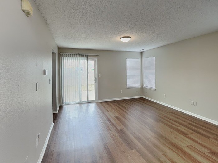 Building Photo - 4322 Village Bend Dr