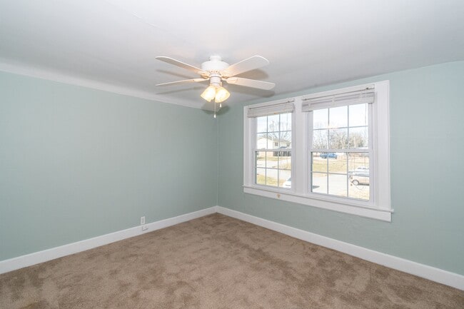 Building Photo - 412 Keeble St