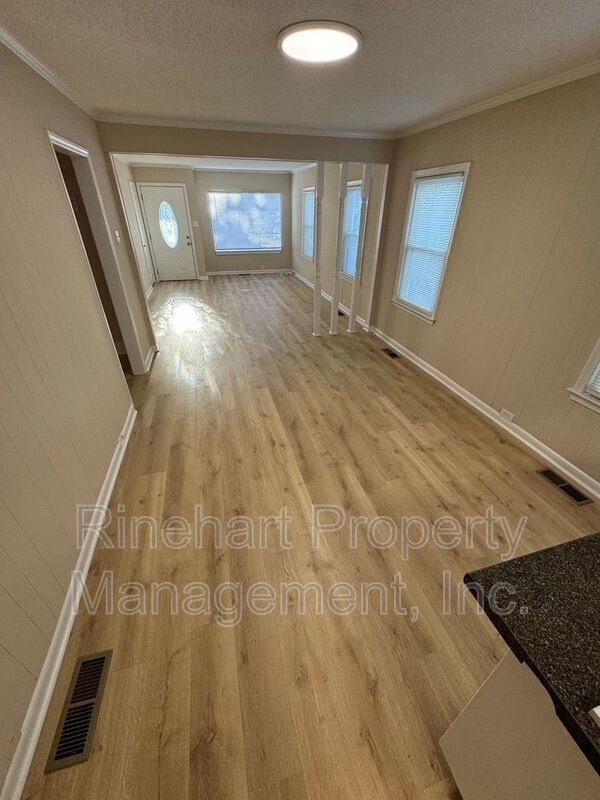 Building Photo - 820 Patton St