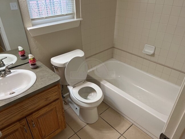 Building Photo - 3504 Warfield Dr