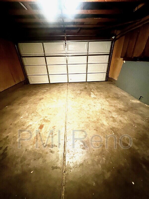 Building Photo - 812 Glen Molly Dr