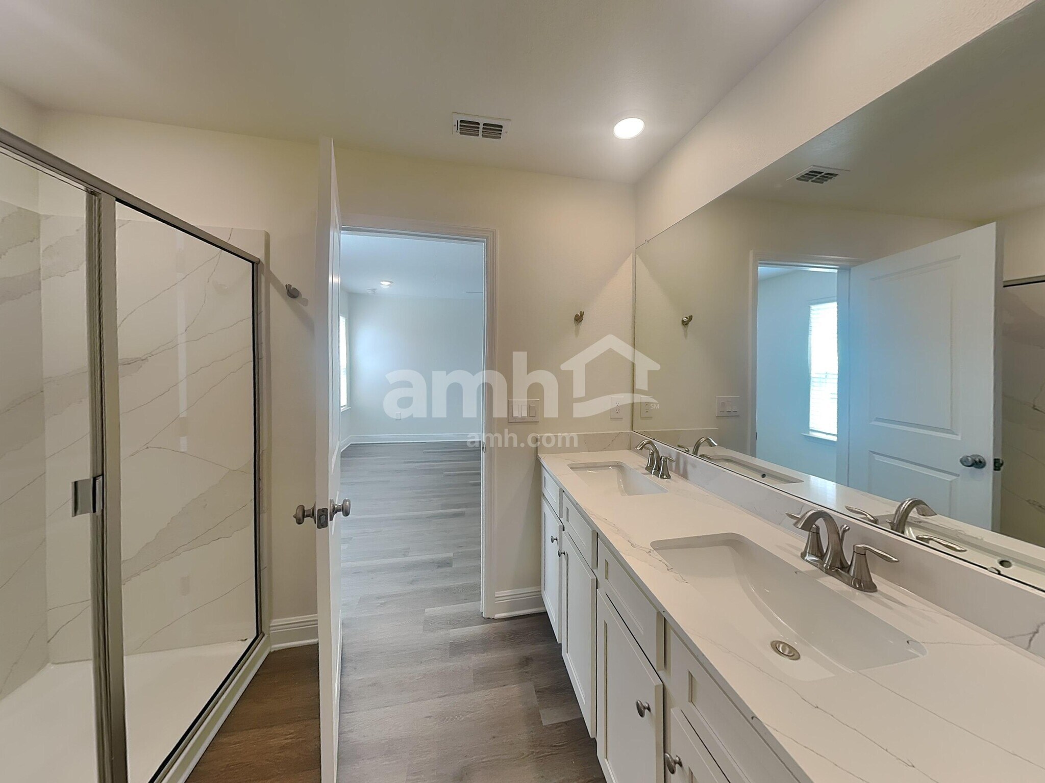 Building Photo - 5933 Sycamore Pl St