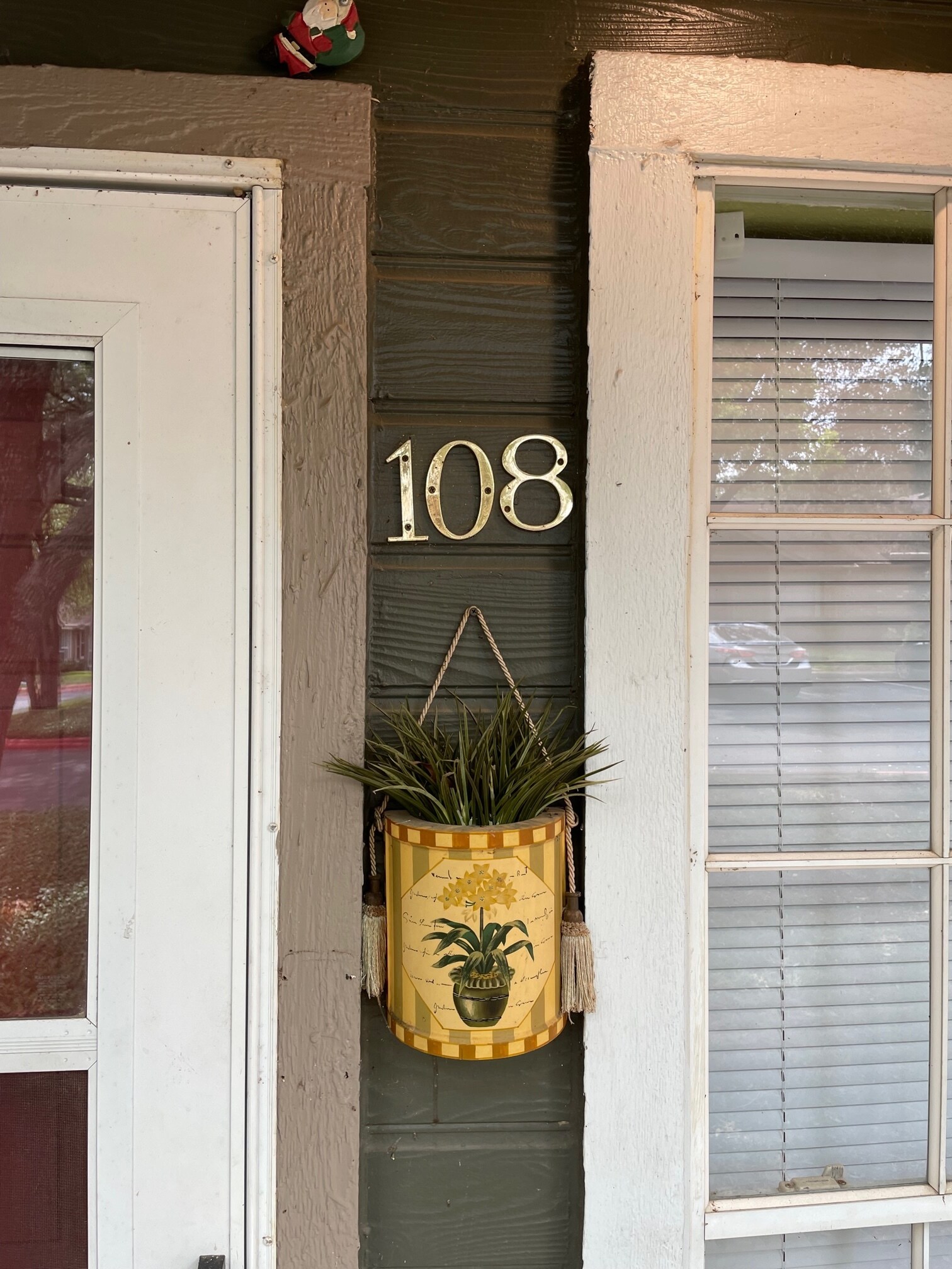 Building Photo - 1015 E Yager Ln