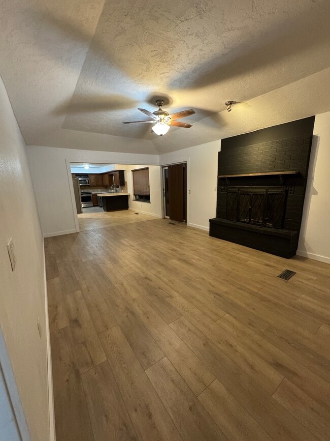 Building Photo - 12901 NE 36th St