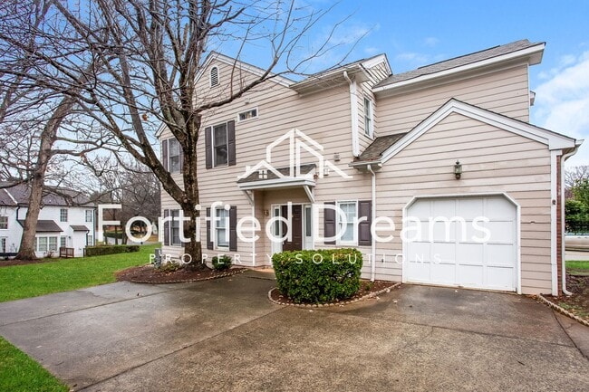 Building Photo - Charlotte -  3 bedroom 2.5 bath Townhome - Davis Lake Community