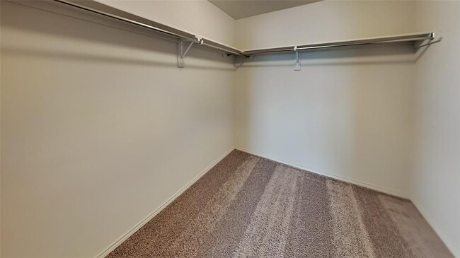 Building Photo - 9905 Rattlesnake Ln