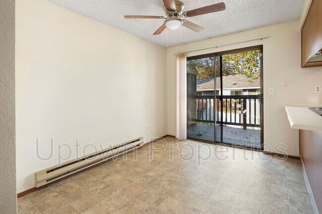 Building Photo - 5660 SW 180th Ave