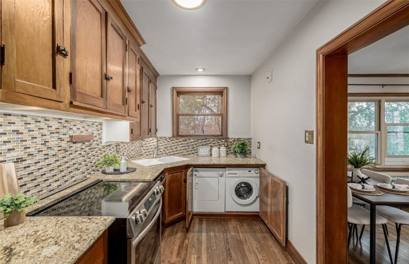 Building Photo - 1138 E 14th Ave