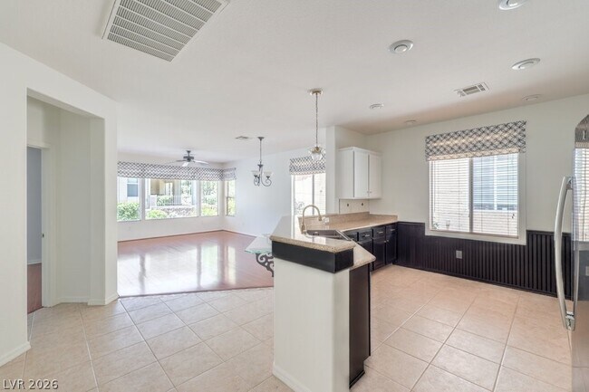 Building Photo - 5389 Progresso St