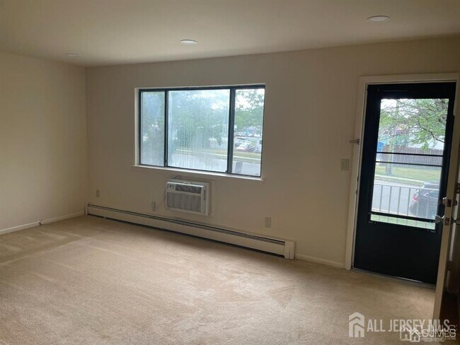 Building Photo - 1301 Cricket Ln