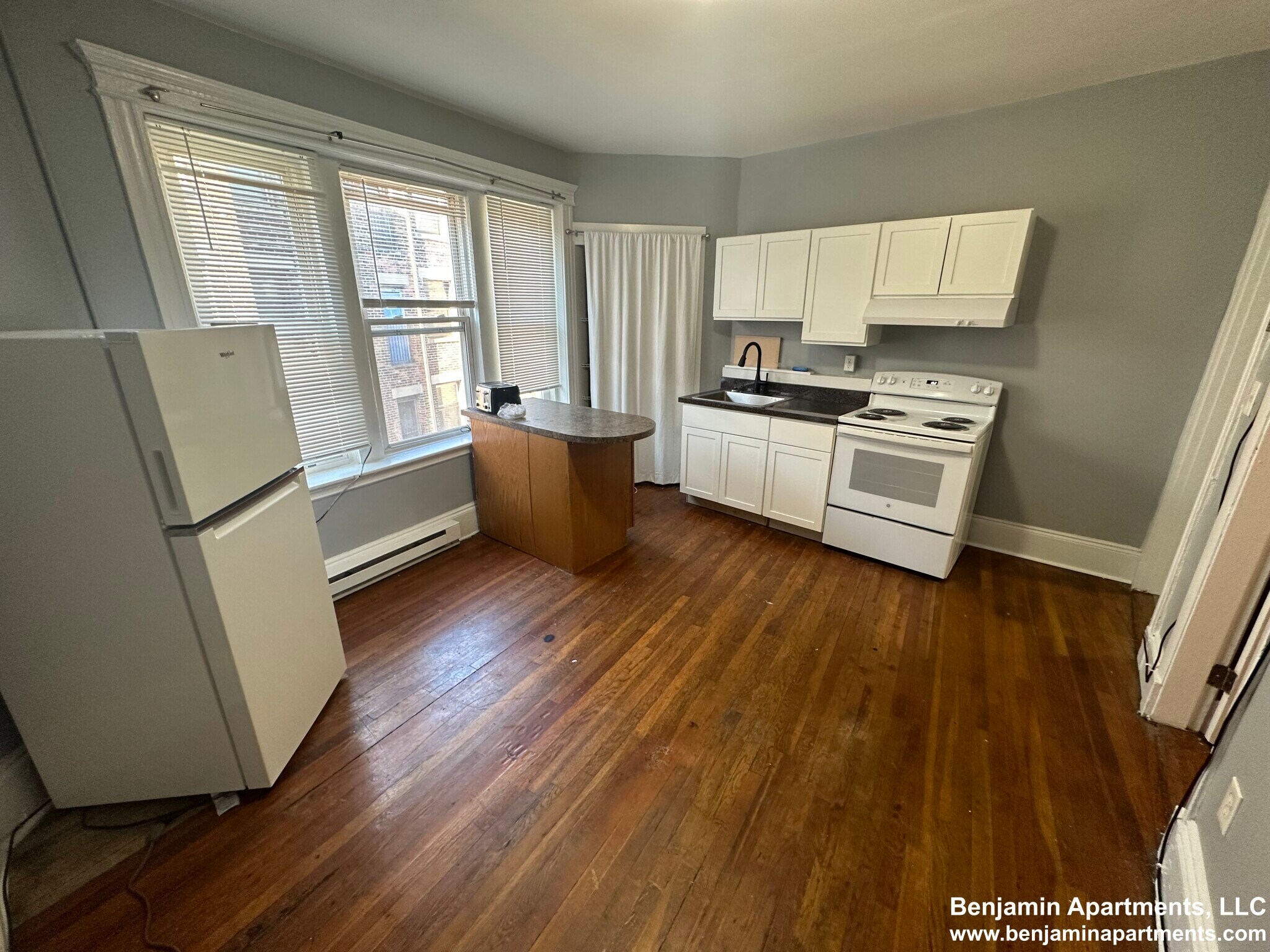 Building Photo - 881 Huntington Ave