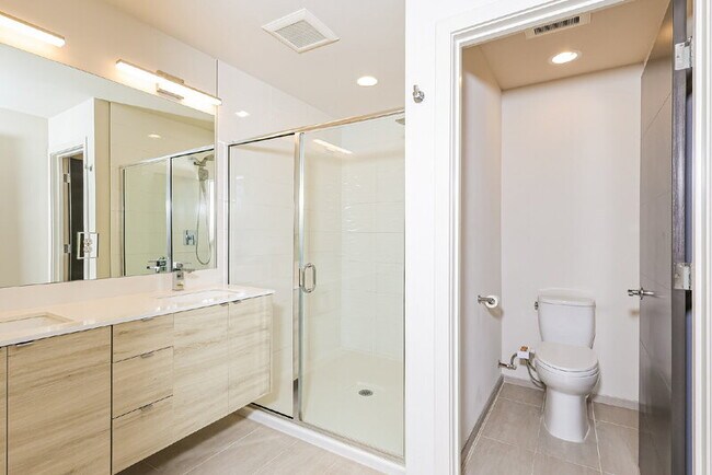 Building Photo - 5962 36th Ave S