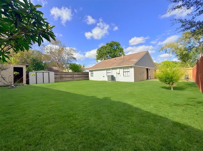 Building Photo - 20235 Blue Juniper Dr