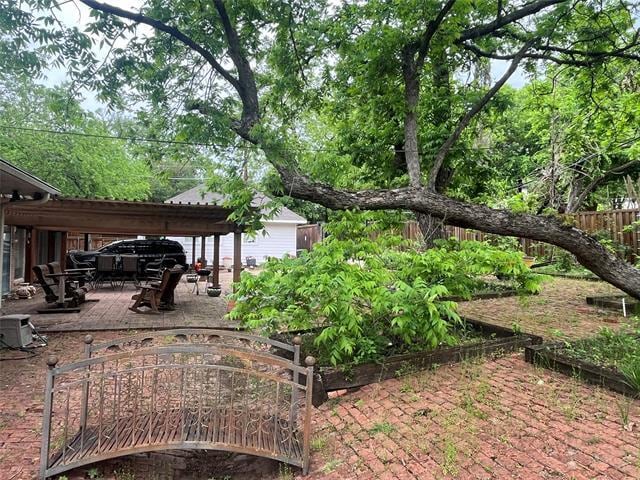 Building Photo - 14140 Hillcrest Rd