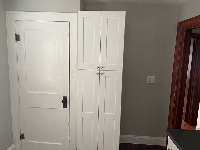 Building Photo - 8215 Rutledge St