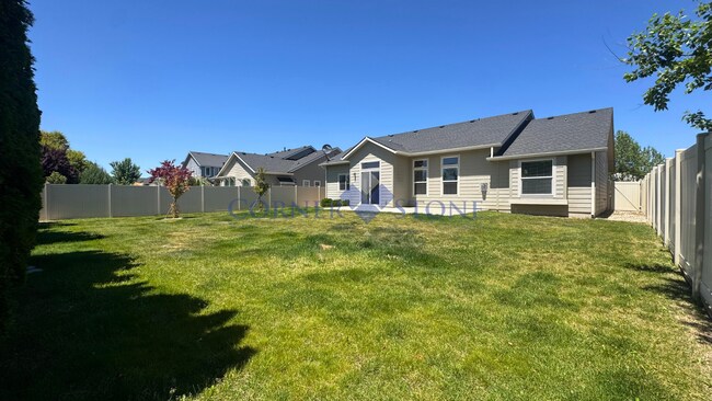 Building Photo - Immaculate Home in Pristine Meadows!
