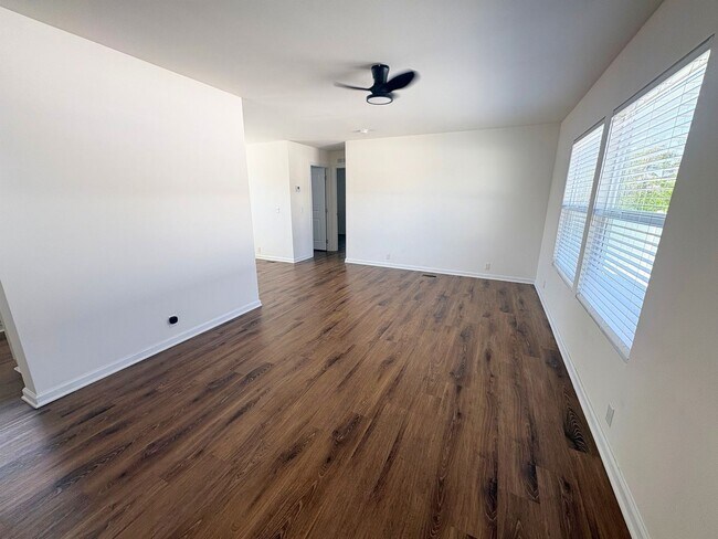 Building Photo - 15356 Merrill Ave