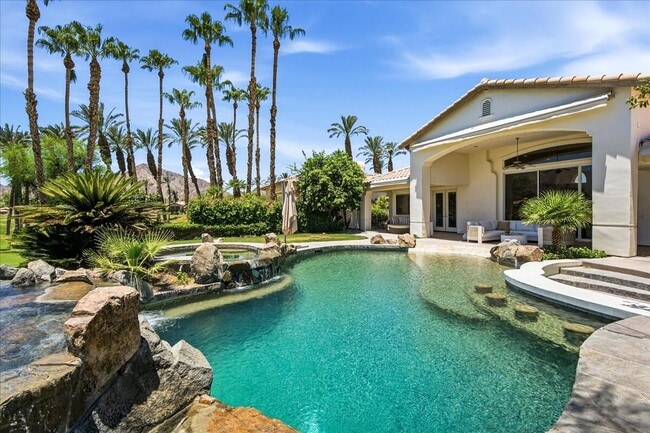 Building Photo - 78905 Mission Dr W