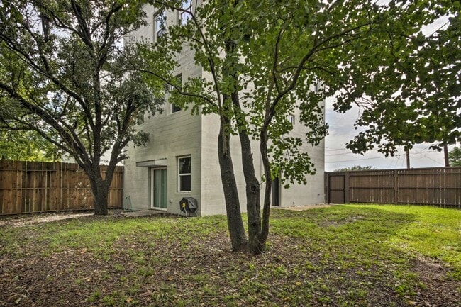 Building Photo - 3419 Rawley St