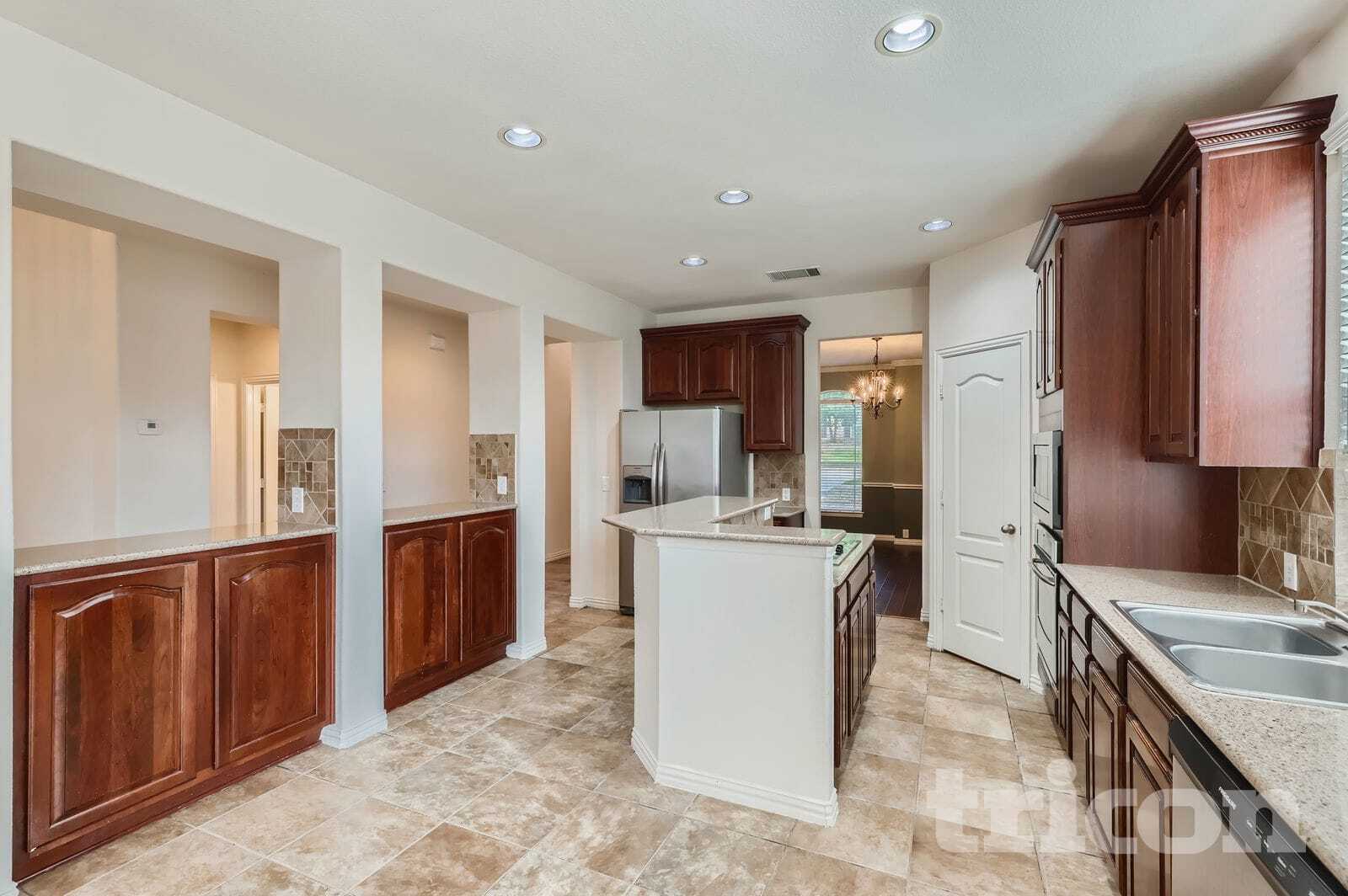 Building Photo - 8698 Fisher Dr