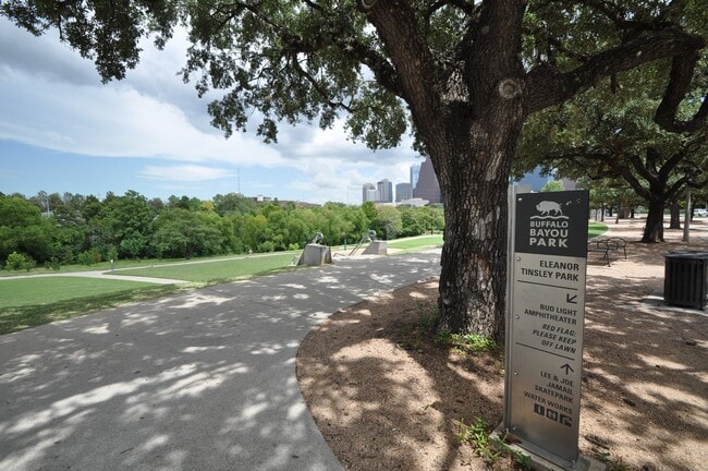 Building Photo - 3231 Allen Pkwy