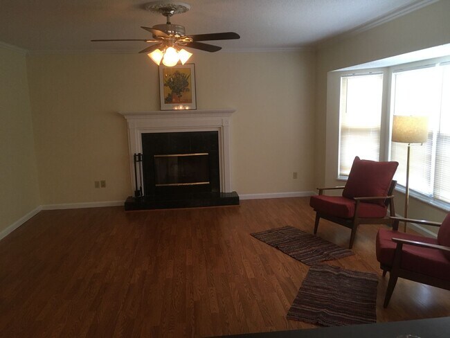 Building Photo - 3735 Banbury Dr