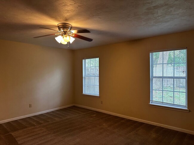 Building Photo - 7206 Jaffrey Ct