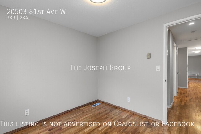 Building Photo - Open and bright 3 bed/1.75 bath in Edmonds!