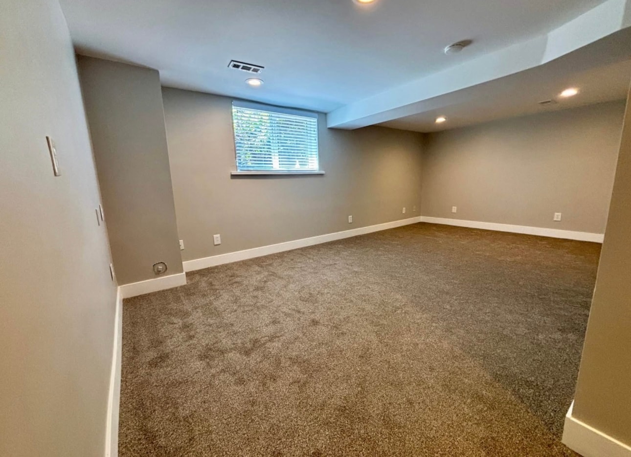 Building Photo - 552 E 250 N