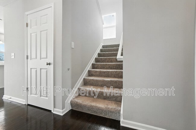 Building Photo - 6888 Lady Abigail Dr