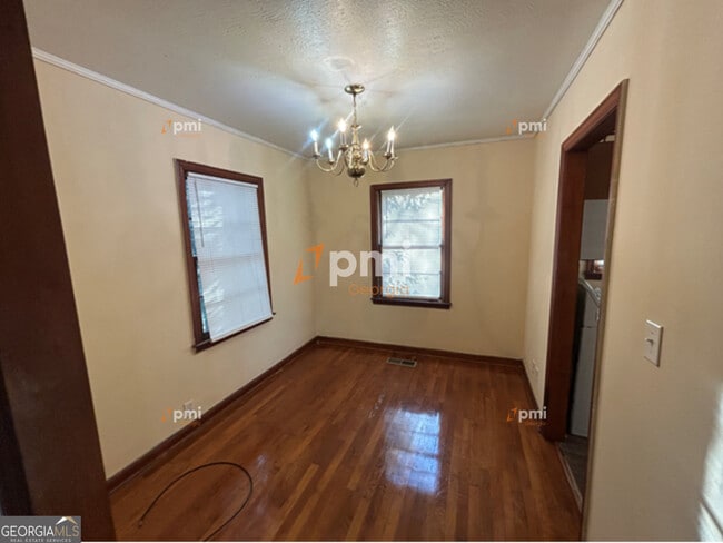 Building Photo - 3149 Somerset Dr