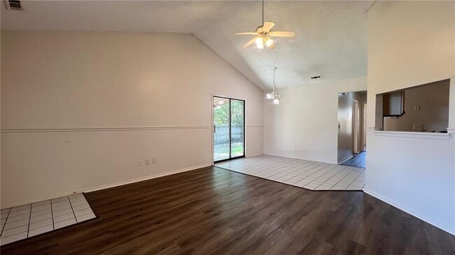 Building Photo - 10 Brookhaven Ct