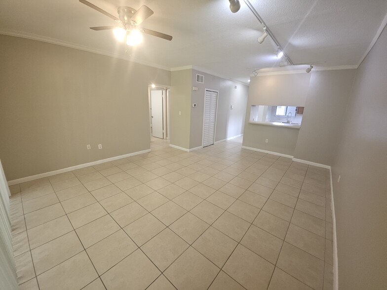 Building Photo - 4702 Capri Pl