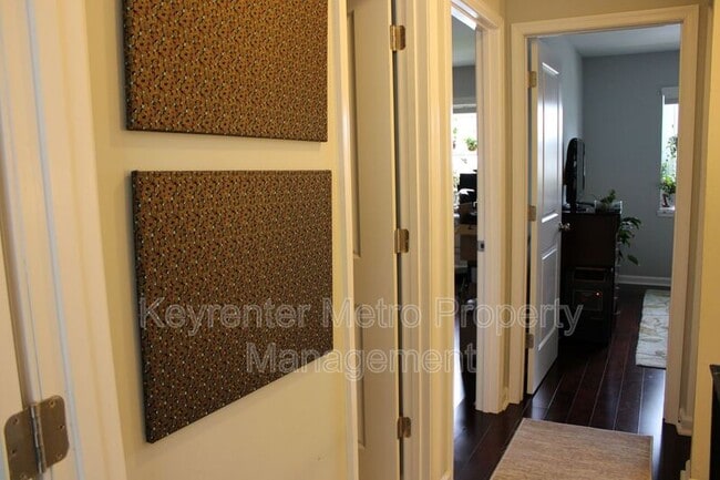 Building Photo - 708 Kaplan Ct