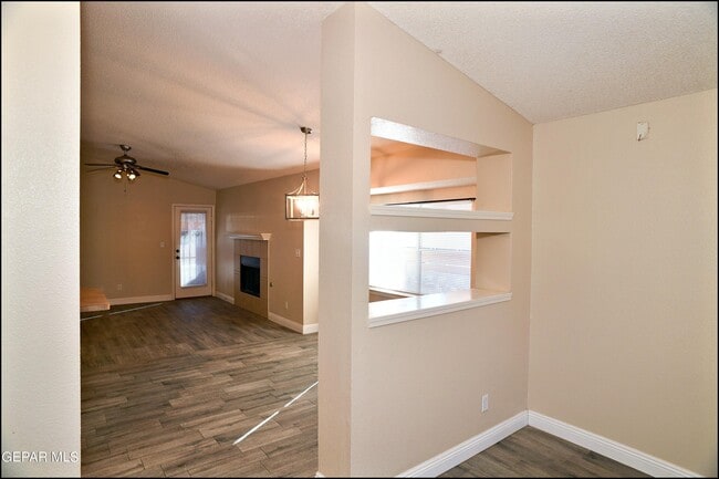 Building Photo - 3020 Tierra Mina Dr