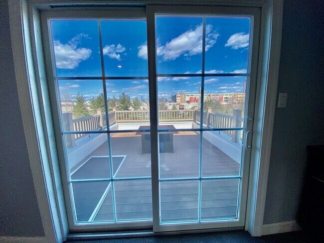 Building Photo - SIENA Place/PACKER PARK CORNER 4 Bedroom/2...