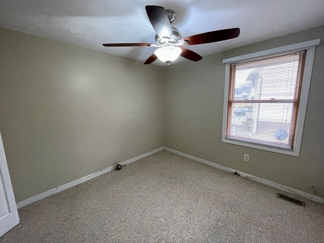 Building Photo - South Fayette - Spacious 3 Bedroom, 2.5 Bath Townhouse - Hunting Ridge Community