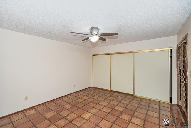 Building Photo - 770 W 37th St