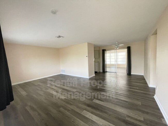 Building Photo - 335 Beachwood Rd