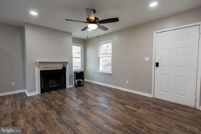 Building Photo - 462 Wild Rose Ln